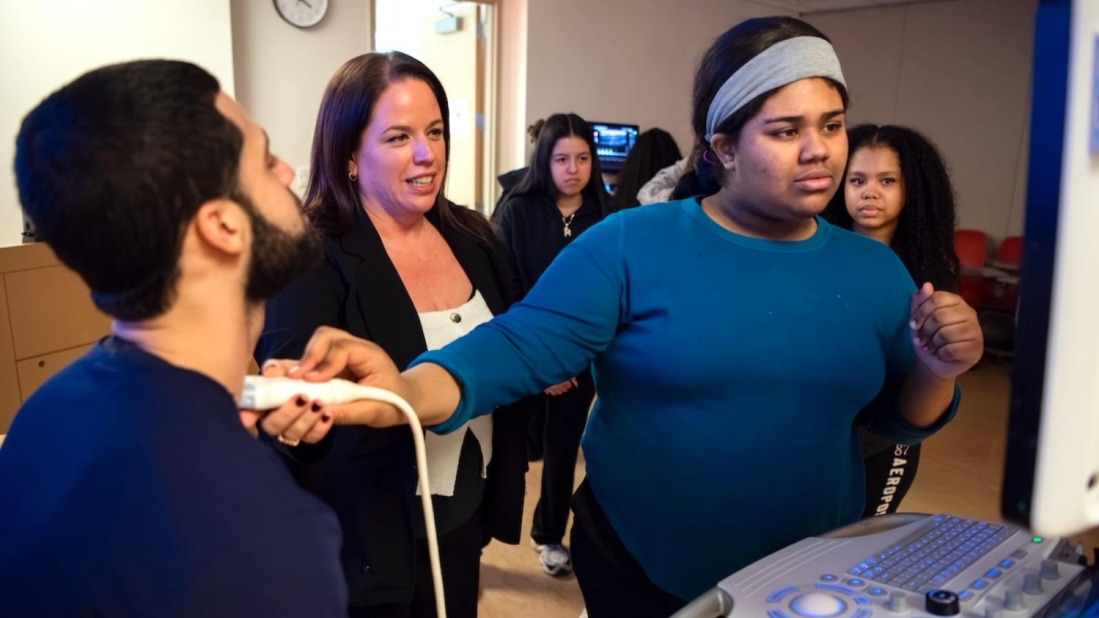 Student learns ultrasound