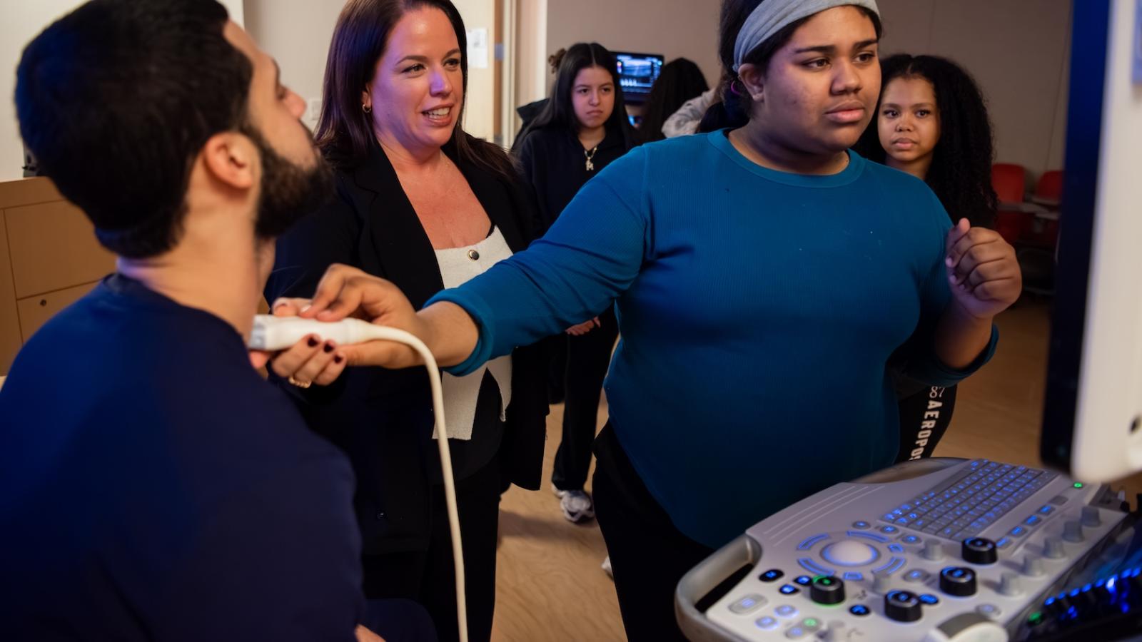 Student learns ultrasound